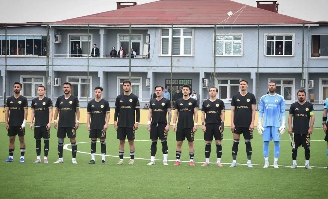 Li̇deri̇n Taki̇bi̇ Sürüyor (1)-1