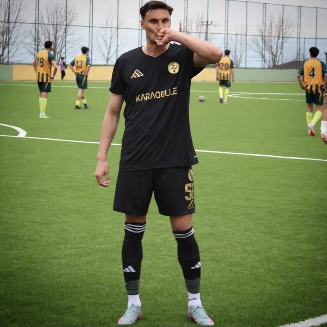 Li̇deri̇n Taki̇bi̇ Sürüyor (5)