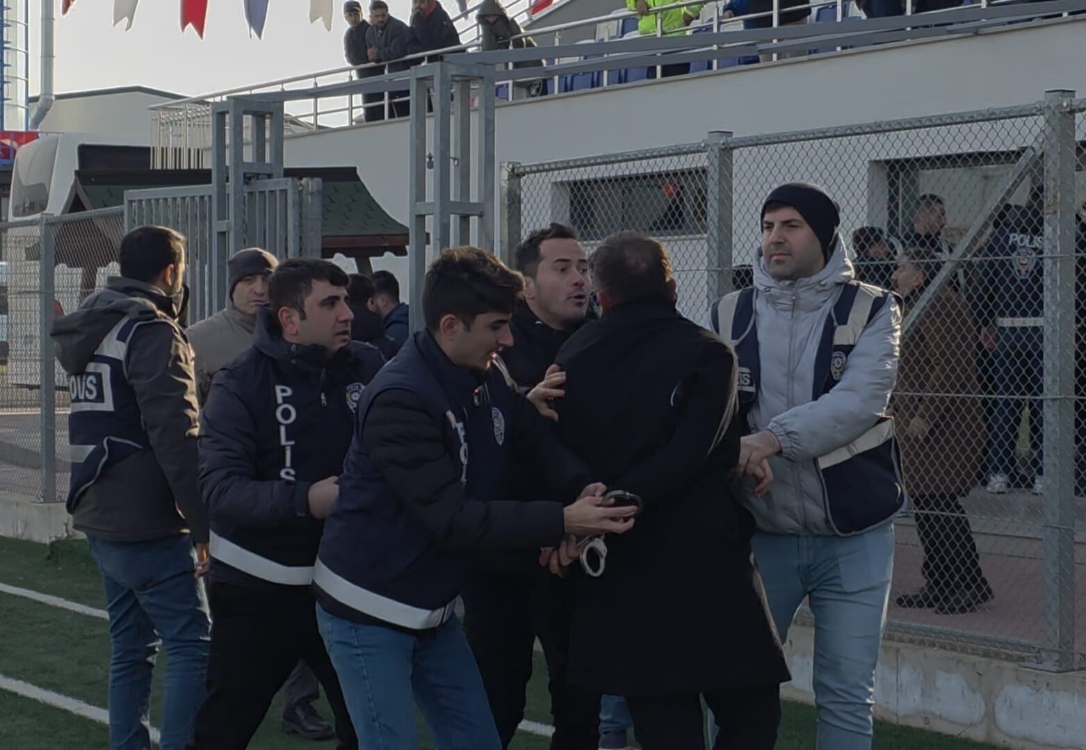 Maç Sonu Olaylar Çikti (2)