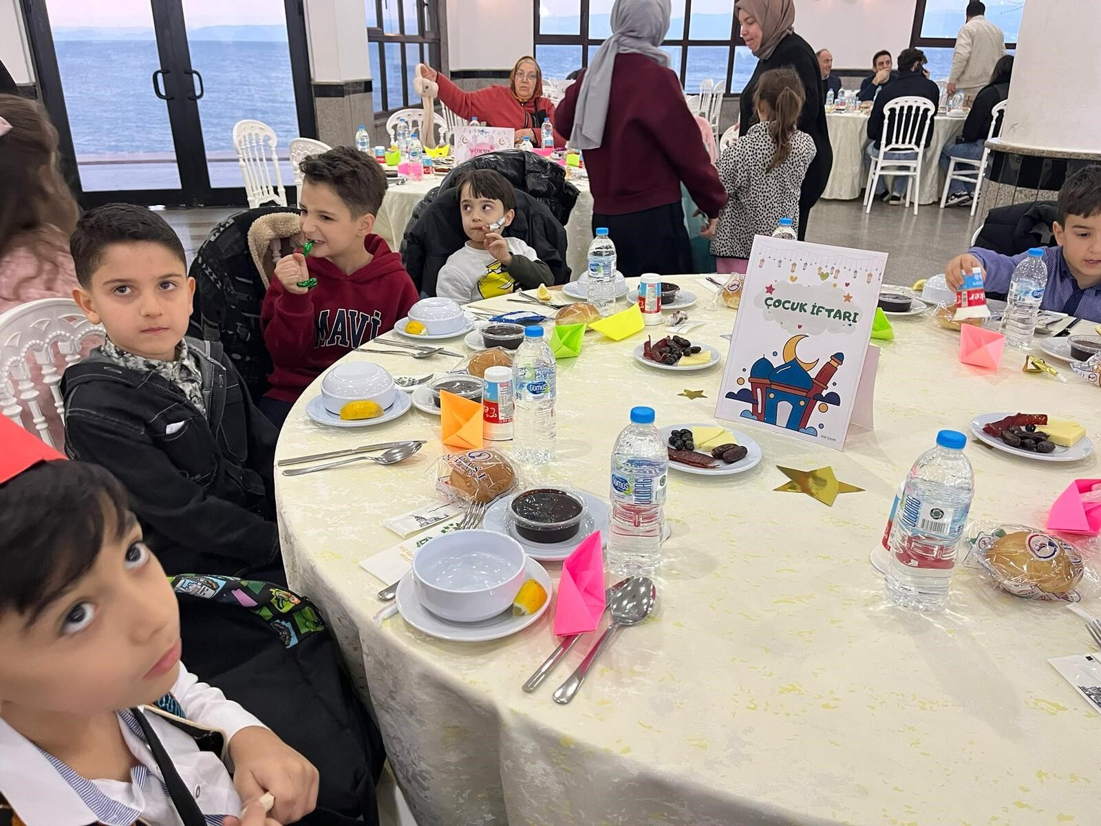 Meri̇h Demi̇ral’dan Karamürsel’de Öğretmeni̇ne Vefa İftari (1)