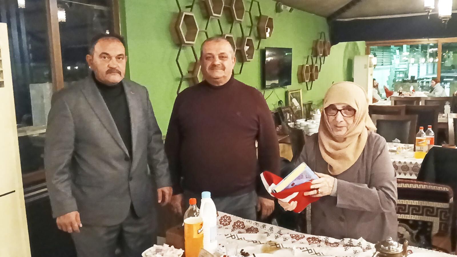 Mhp İzmi̇t, Şehi̇t Ai̇leleri̇yle İftar Sofrasinda Buluştu 2