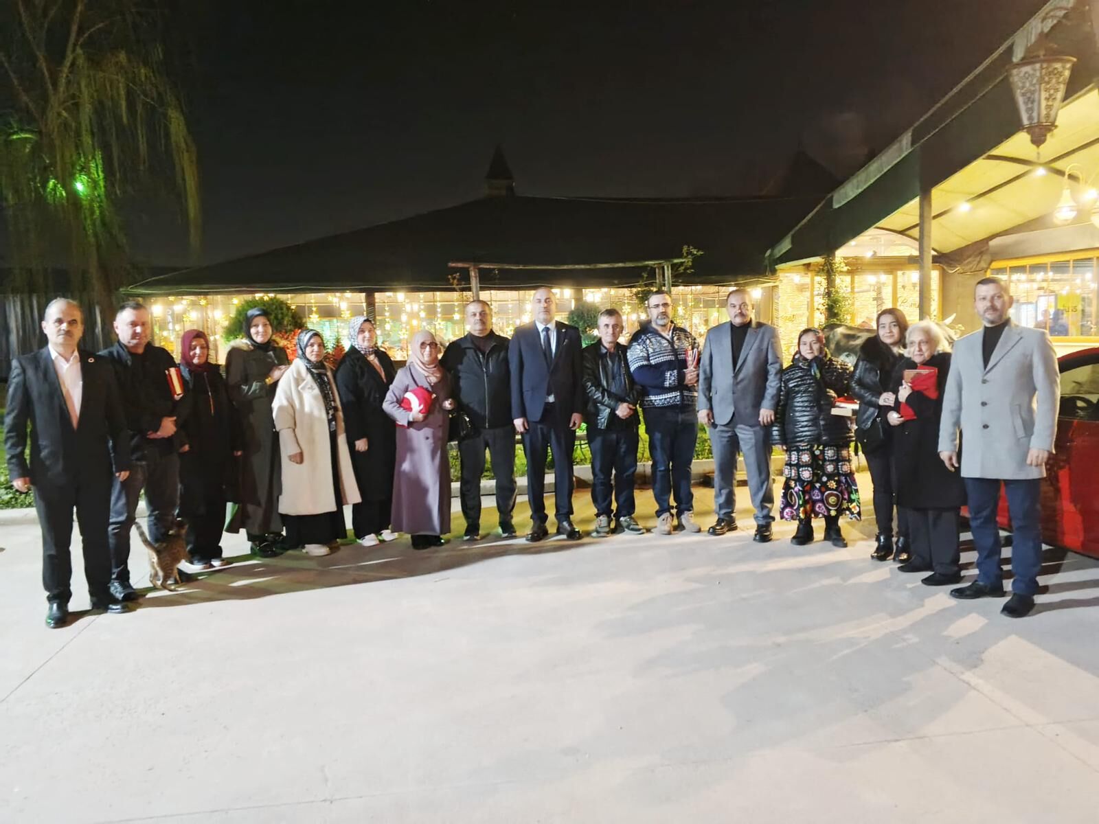 Mhp İzmi̇t, Şehi̇t Ai̇leleri̇yle İftar Sofrasinda Buluştu 3