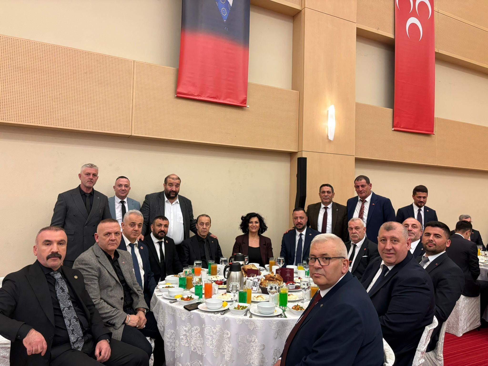 Mhp Kocaeli̇ Teşki̇lati, Devlet Bahçeli̇’ni̇n Katilimiyla Genel Merkezde Düzenlenen İftara Katildi-2