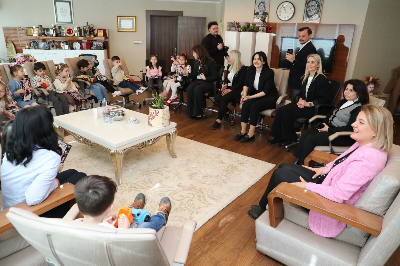 Miniklerden Fatma Başkan’a Bayram Sürprizi (1)