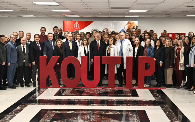 Ocaeli Üniversitesi Tıp Fakültesi’nde Akademik Ve Idari Personelin Katılımıyla Ramazan Bayramı Dolayısıyla Bayramlaşma Töreni Düzenlendi (2)