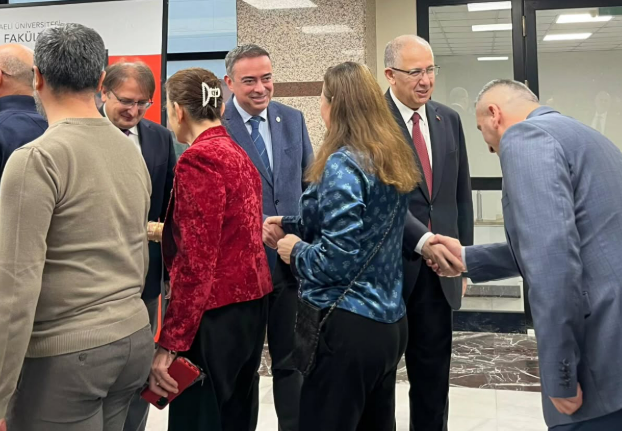 Ocaeli Üniversitesi Tıp Fakültesi’nde Akademik Ve Idari Personelin Katılımıyla Ramazan Bayramı Dolayısıyla Bayramlaşma Töreni Düzenlendi (5)
