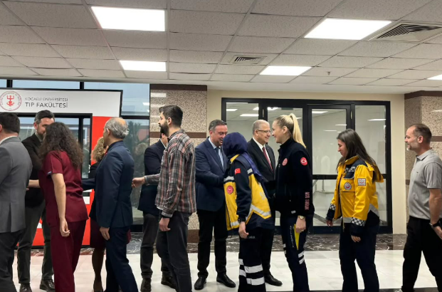 Ocaeli Üniversitesi Tıp Fakültesi’nde Akademik Ve Idari Personelin Katılımıyla Ramazan Bayramı Dolayısıyla Bayramlaşma Töreni Düzenlendi (6)