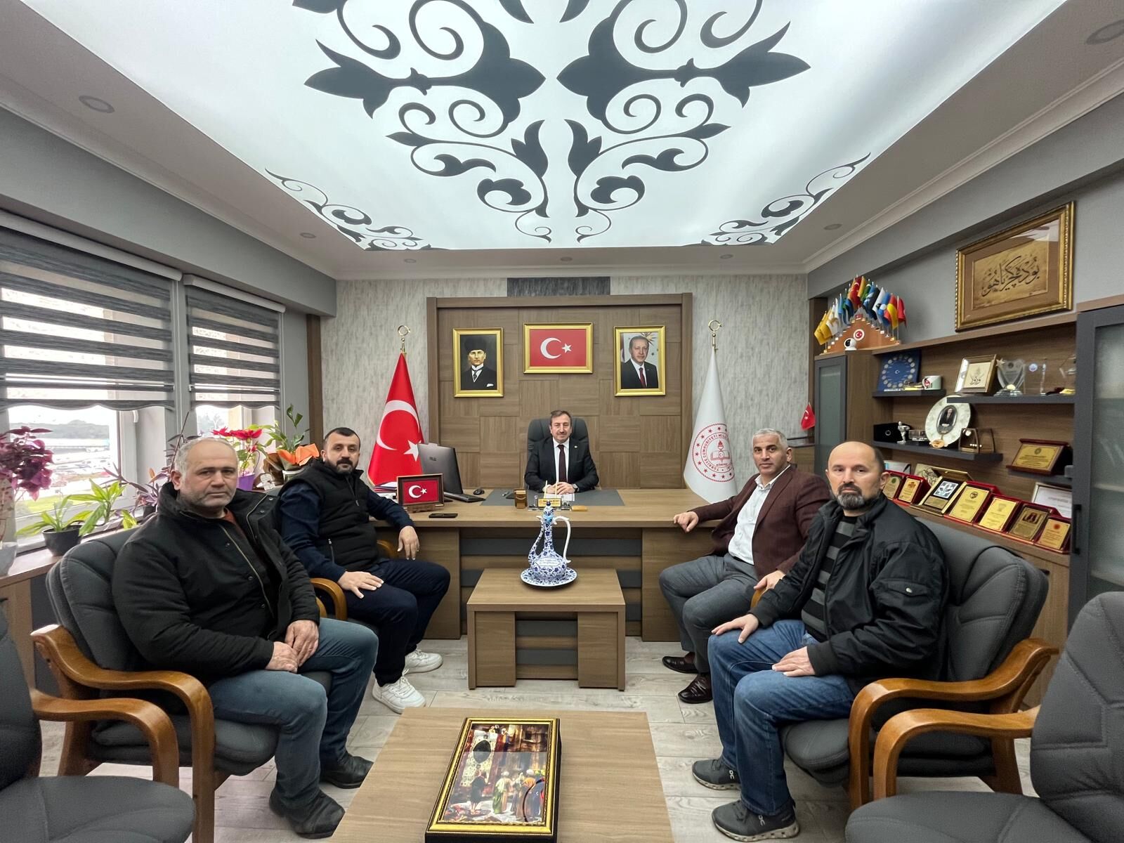 Okul Bi̇nalari İçi̇n Deprem Güvenli̇ği̇ Çağrisi (3)