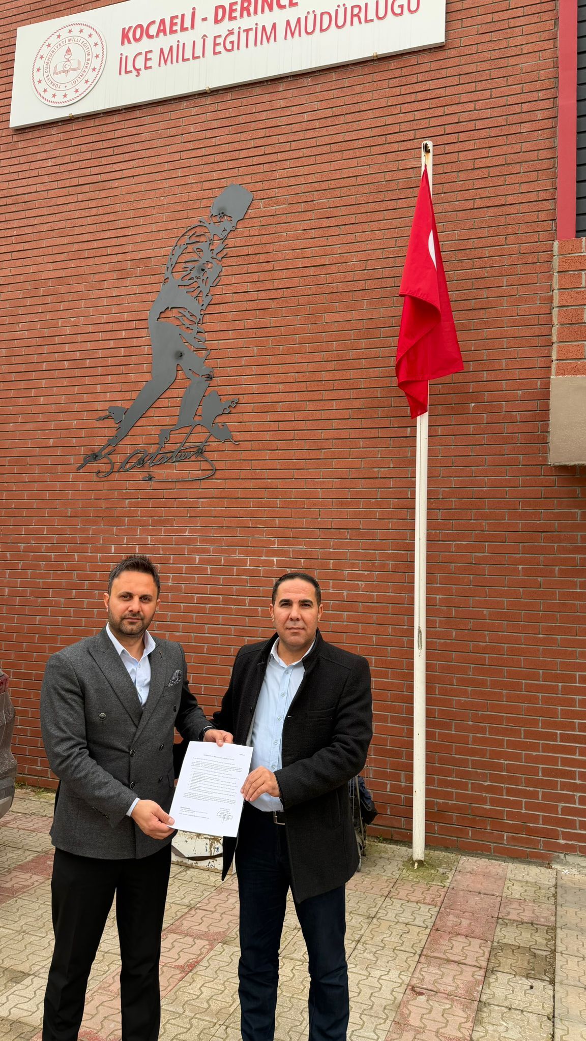 Okul Bi̇nalari İçi̇n Deprem Güvenli̇ği̇ Çağrisi (5)