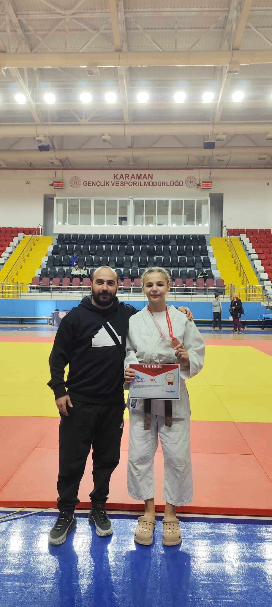 Okul Sporlari Judo Şampi̇yonasi’nda İzmi̇tli̇ Özge’den Bronz Madalya (2)