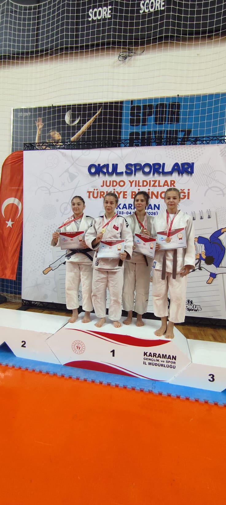 Okul Sporlari Judo Şampi̇yonasi’nda İzmi̇tli̇ Özge’den Bronz Madalya (4)