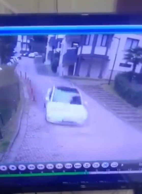 Otoparktan Firlayip Araca Çarpti (5)