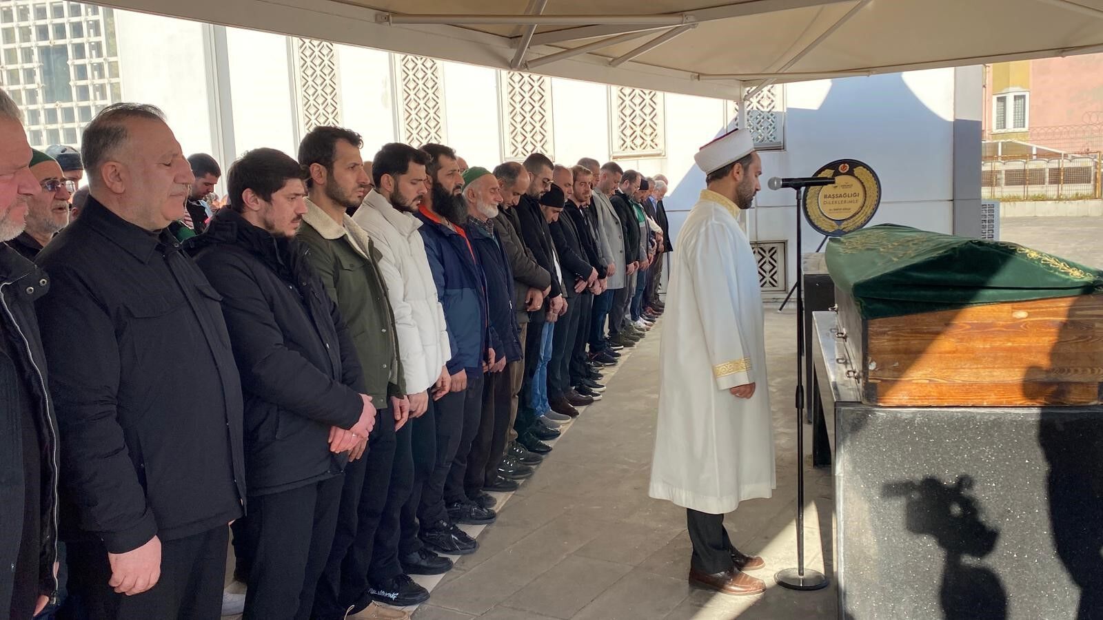 Pendi̇ksporlu Mesut Özdemi̇r’i̇n Babasi Kocaeli̇’de Defnedi̇ldi̇4 (1)