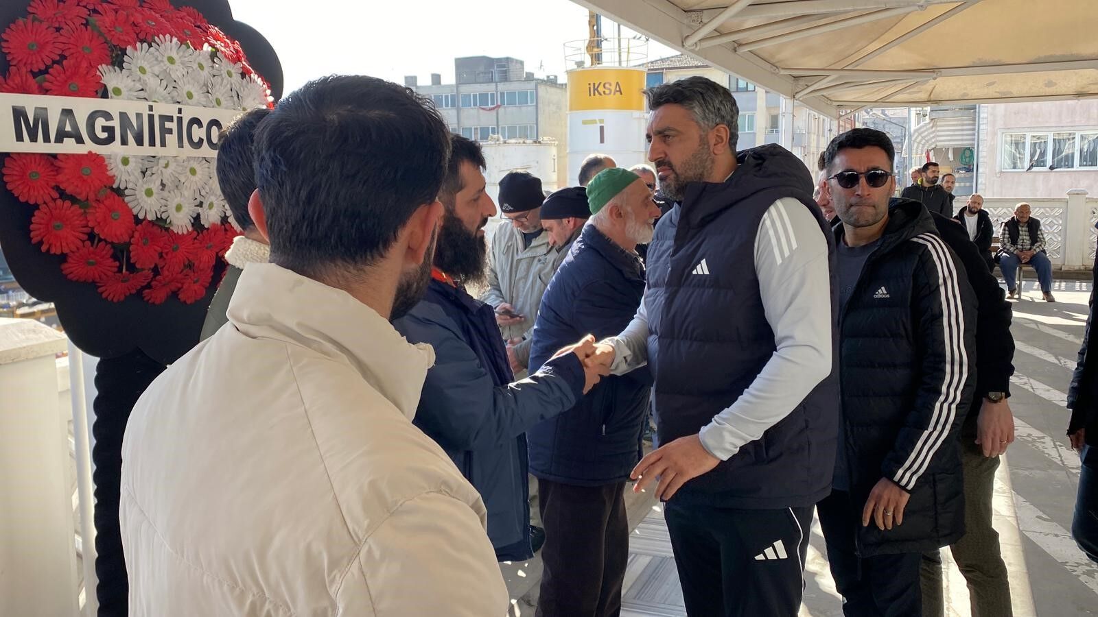 Pendi̇ksporlu Mesut Özdemi̇r’i̇n Babasi Kocaeli̇’de Defnedi̇ldi̇4 (5)