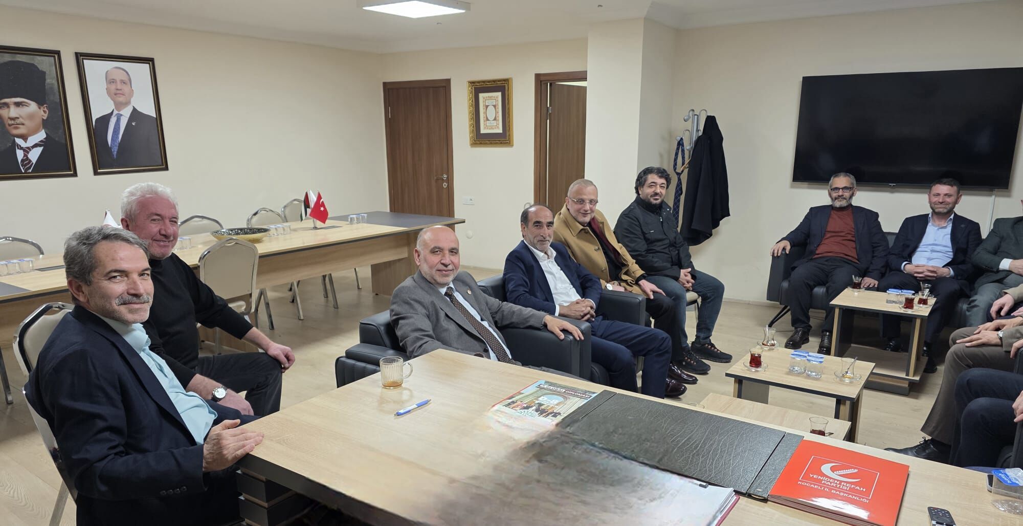 Saadet Parti̇si̇ İl Yöneti̇mi̇ni̇ İftarda Ağirladi (2)