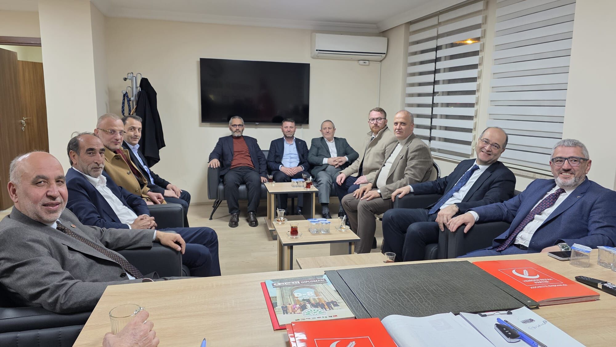 Saadet Parti̇si̇ İl Yöneti̇mi̇ni̇ İftarda Ağirladi (4)