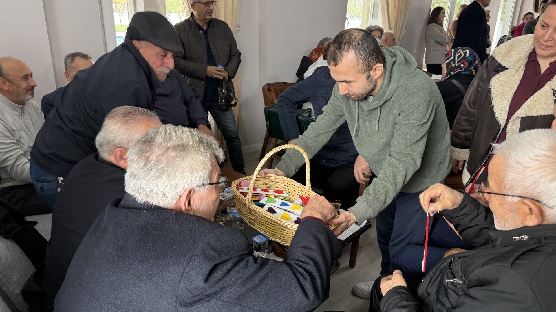 Sayginlar Kulübü Kapilarini Açti (3)