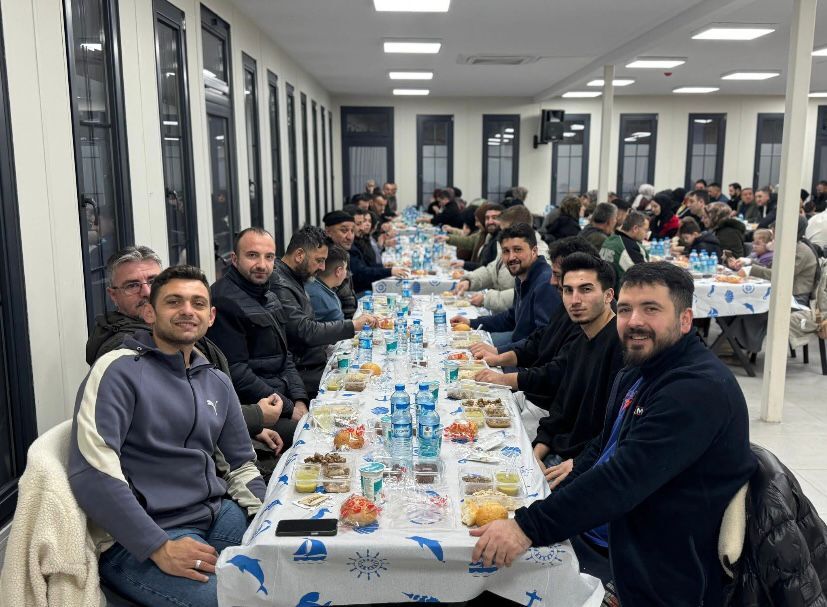 Sezer Bekaroğlu’ndan Yoğun Katilimli İftar 3