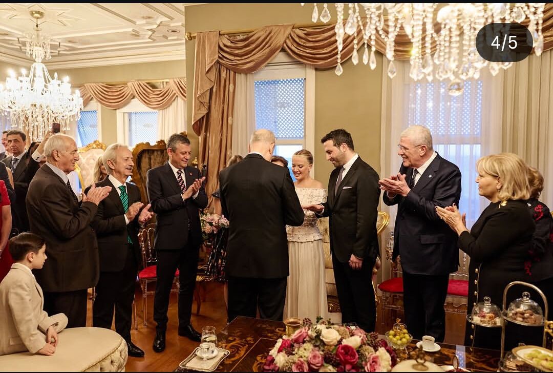 Si̇yaset Zi̇rvesi̇ (6)