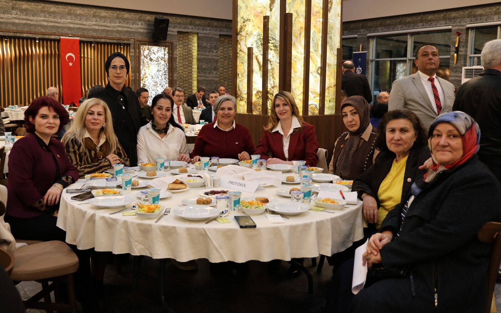 “Sokakta Aç Ki̇mse Kalmasin” (2)