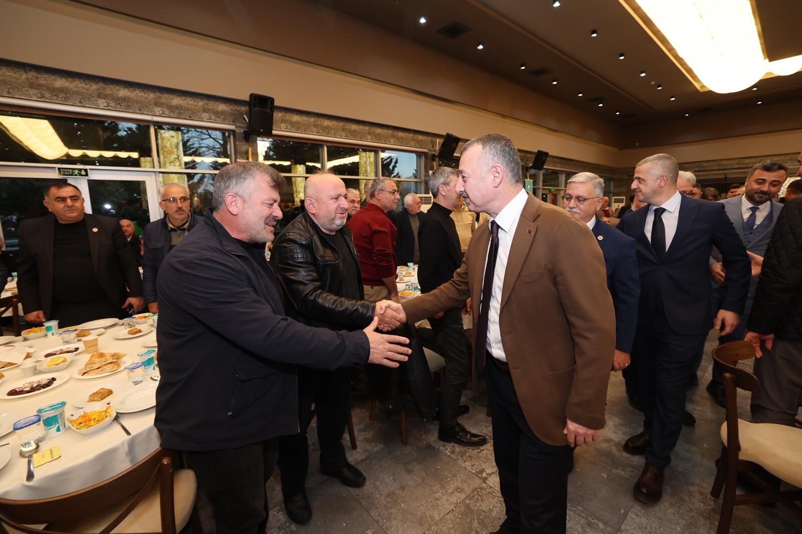 “Sokakta Aç Ki̇mse Kalmasin” (4)