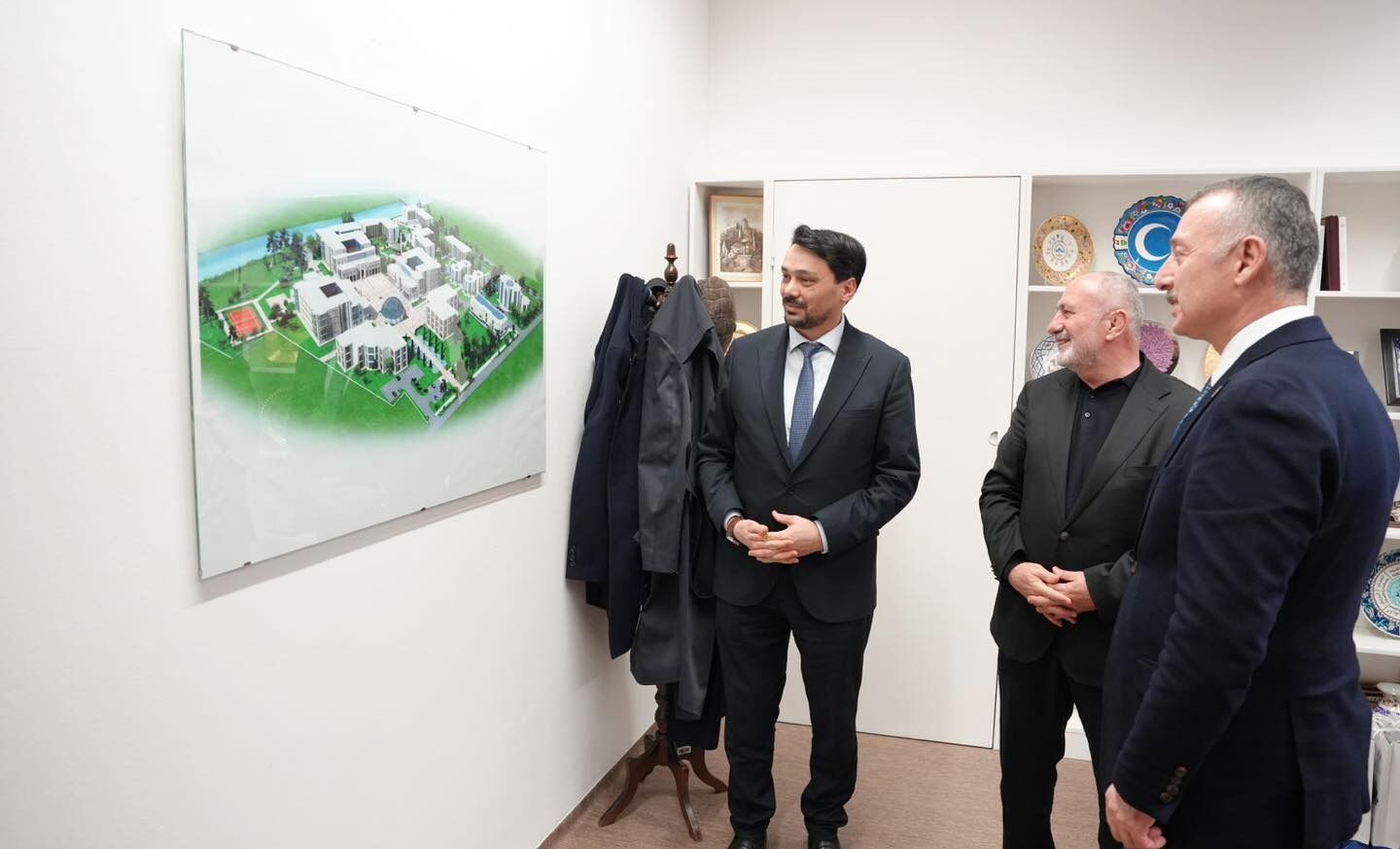 Tahi̇r Büyükakin Bosna Hersek’te Kardeşli̇k Sofrasi’na Katildi (3)