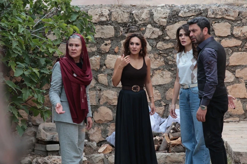 Uzak Sehir Dizisi Zirveyi Birakmi Hcdk