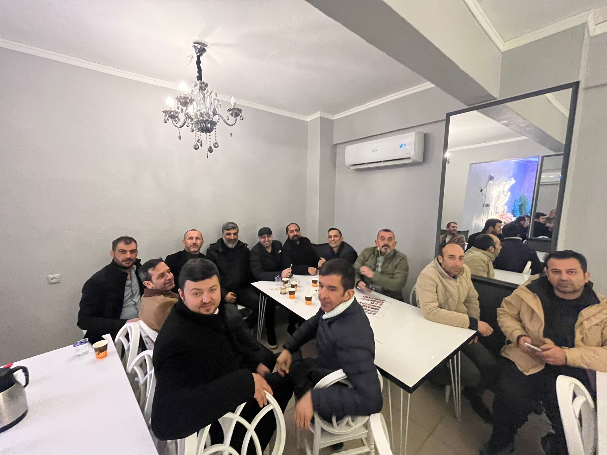 Vefa Sofrasinda Nostalji̇ Rüzgari İmam Hati̇p Mezunlari İftarda Buluştu (1)-1