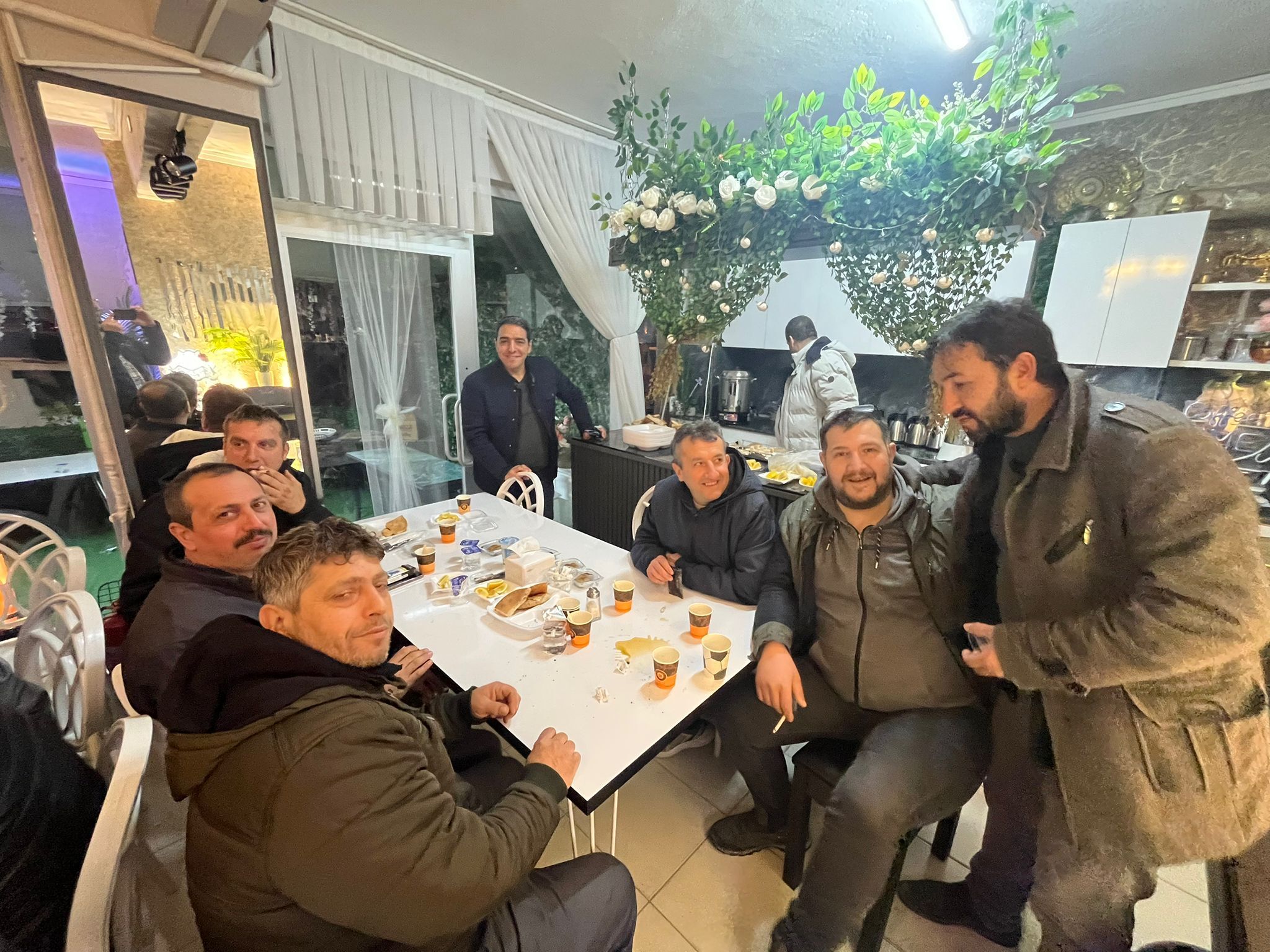 Vefa Sofrasinda Nostalji̇ Rüzgari İmam Hati̇p Mezunlari İftarda Buluştu (5)