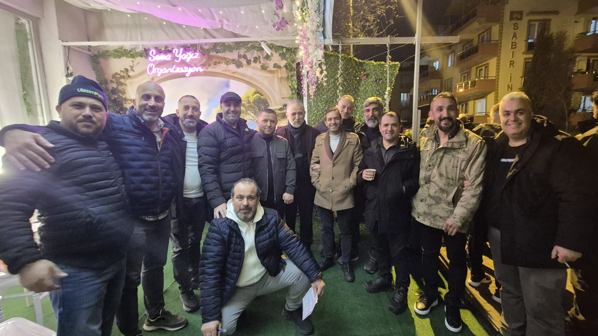 Vefa Sofrasinda Nostalji̇ Rüzgari İmam Hati̇p Mezunlari İftarda Buluştu (8)