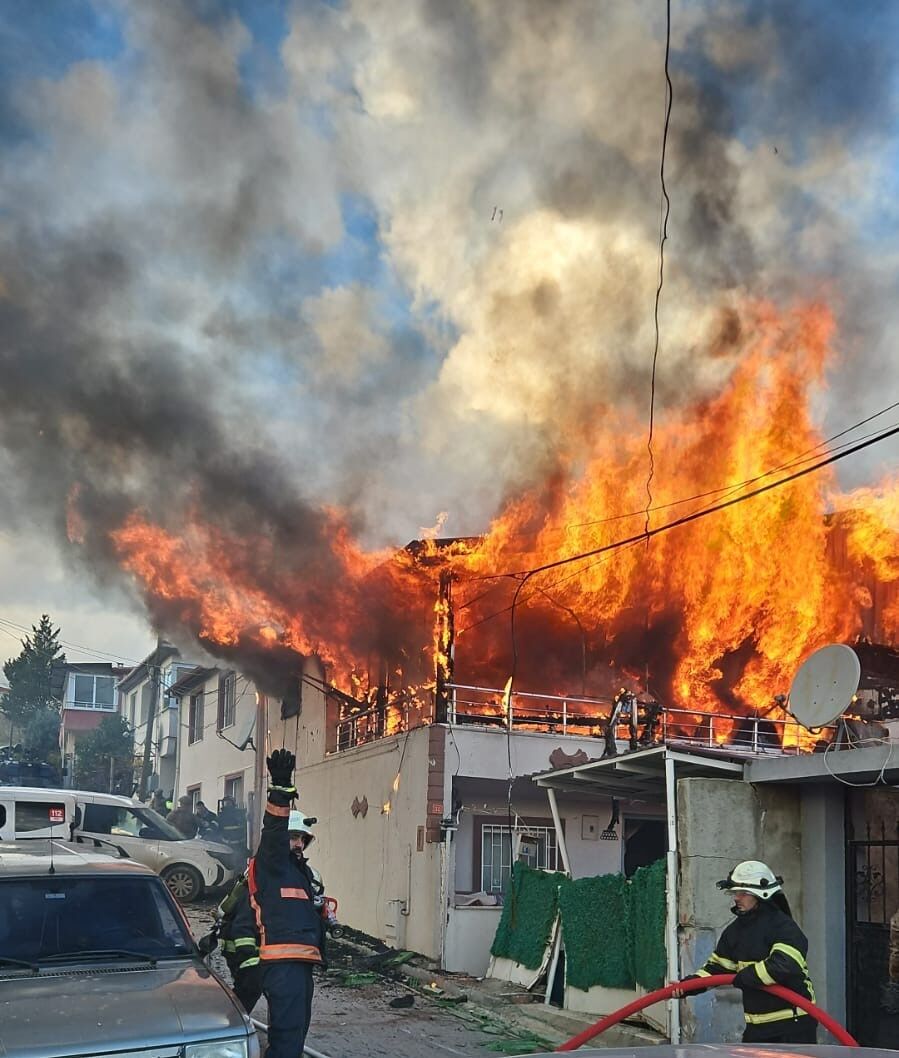 Yalova'da Ki̇ Operasyon Kocaeli̇'ye Siçradi! 2 Şüpheli̇ Kocaeli̇'de Yakalandi 04