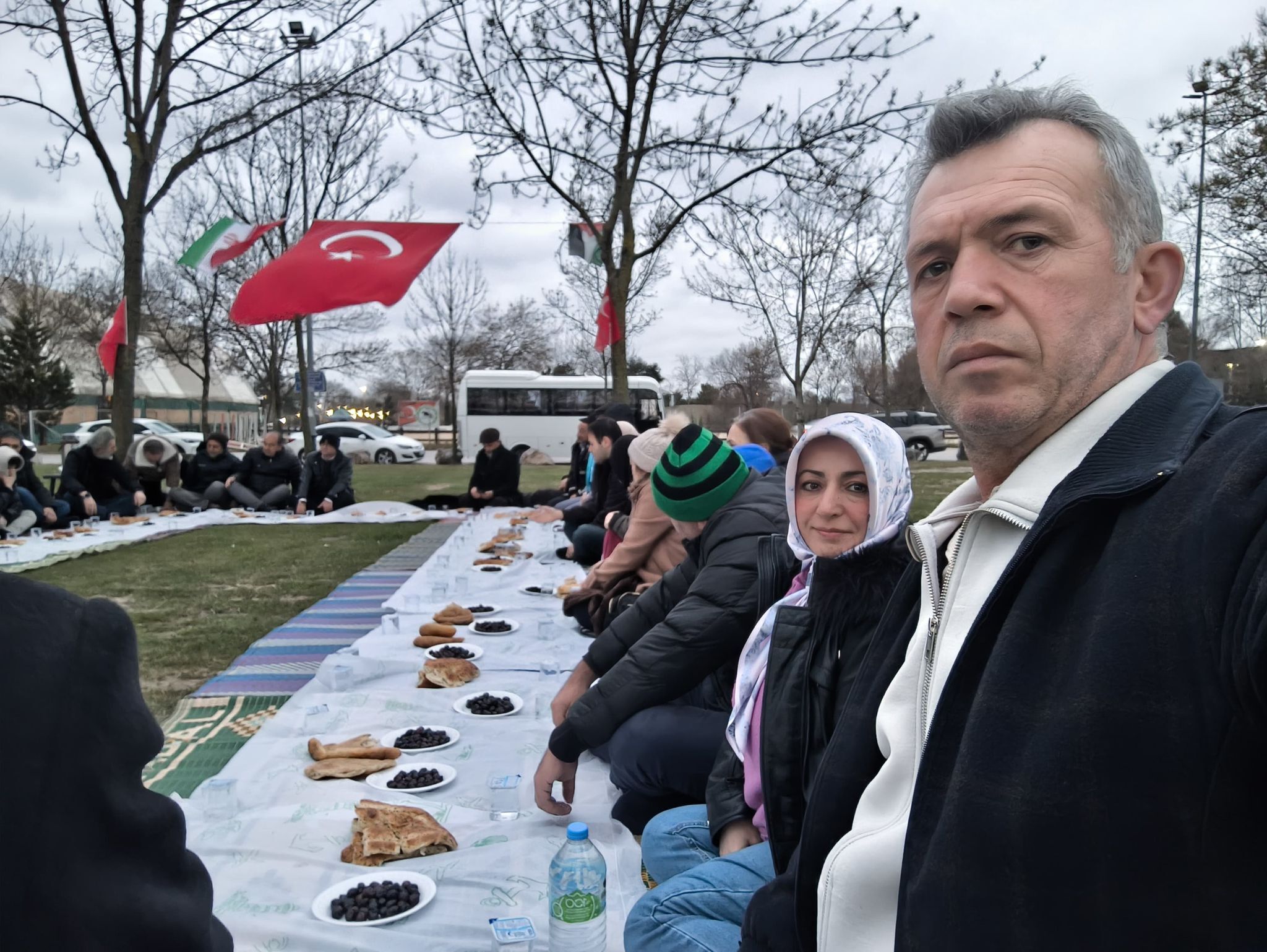 Zeyti̇n, Ekmek Ve Suyla İftar Düzenledi̇ (1)