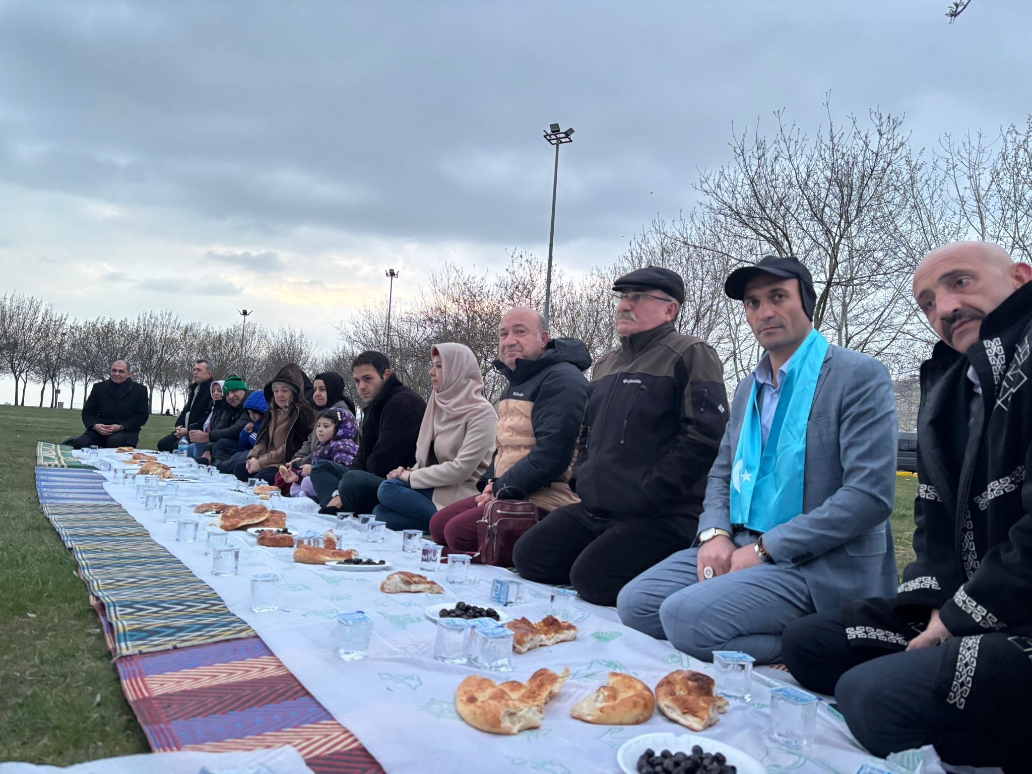 Zeyti̇n, Ekmek Ve Suyla İftar Düzenledi̇ (13)