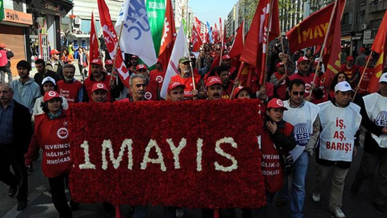 1 Mayis Mu1X Cover-1