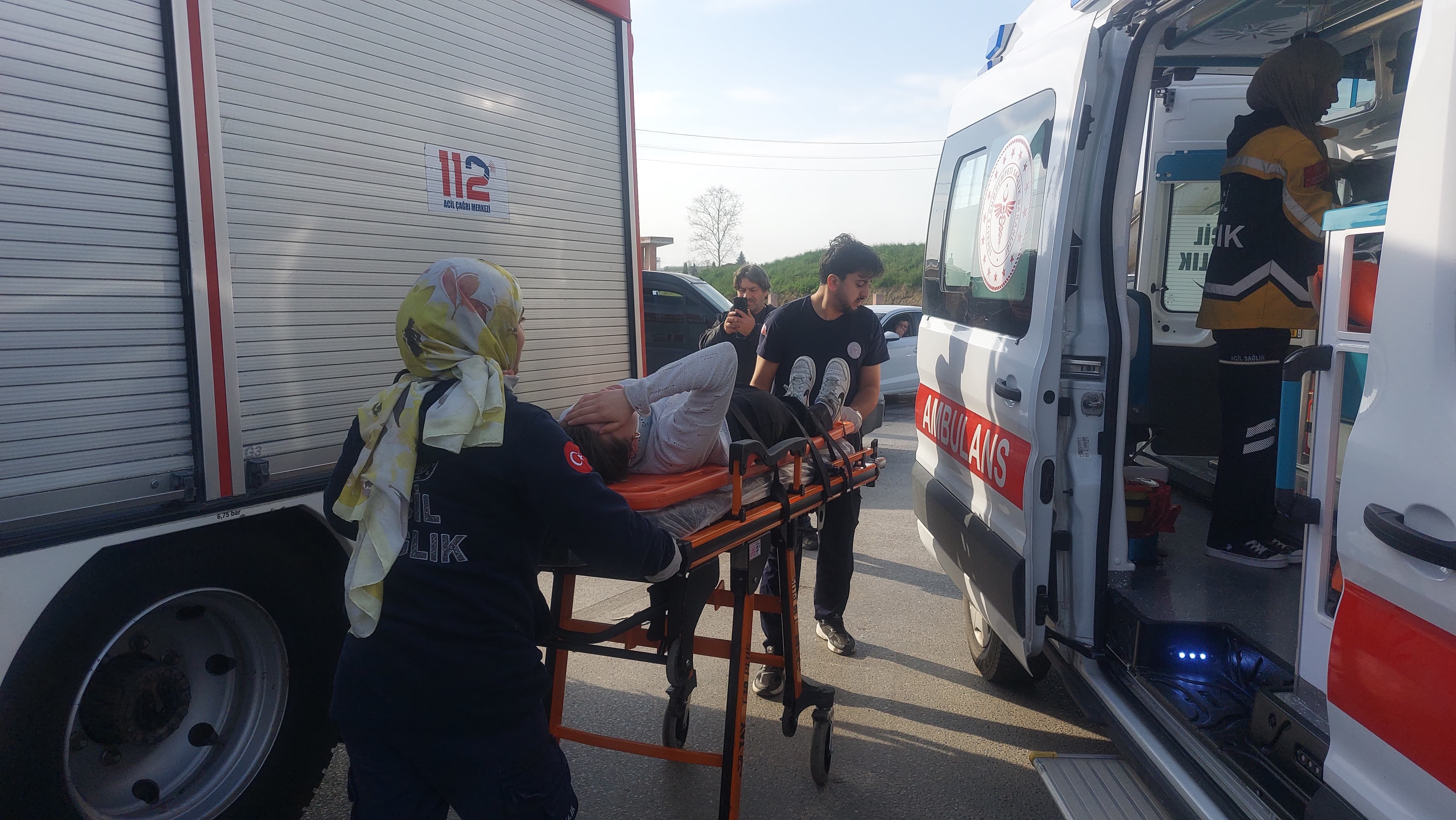 2 Araç Hurdaya Döndü! (6)