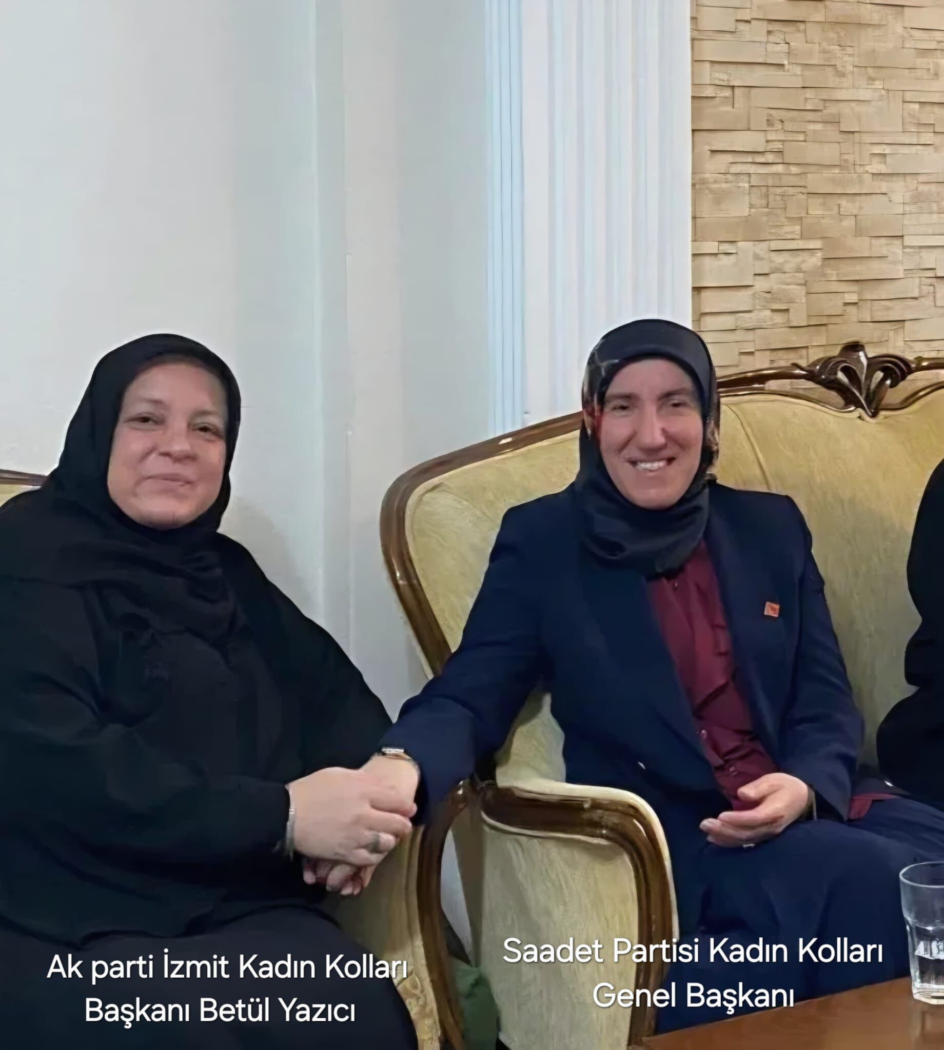 Ak Parti̇ İzmi̇t İlçe Başkani Saadet Parti̇si̇’ne Mi̇ Geçi̇yor (1)