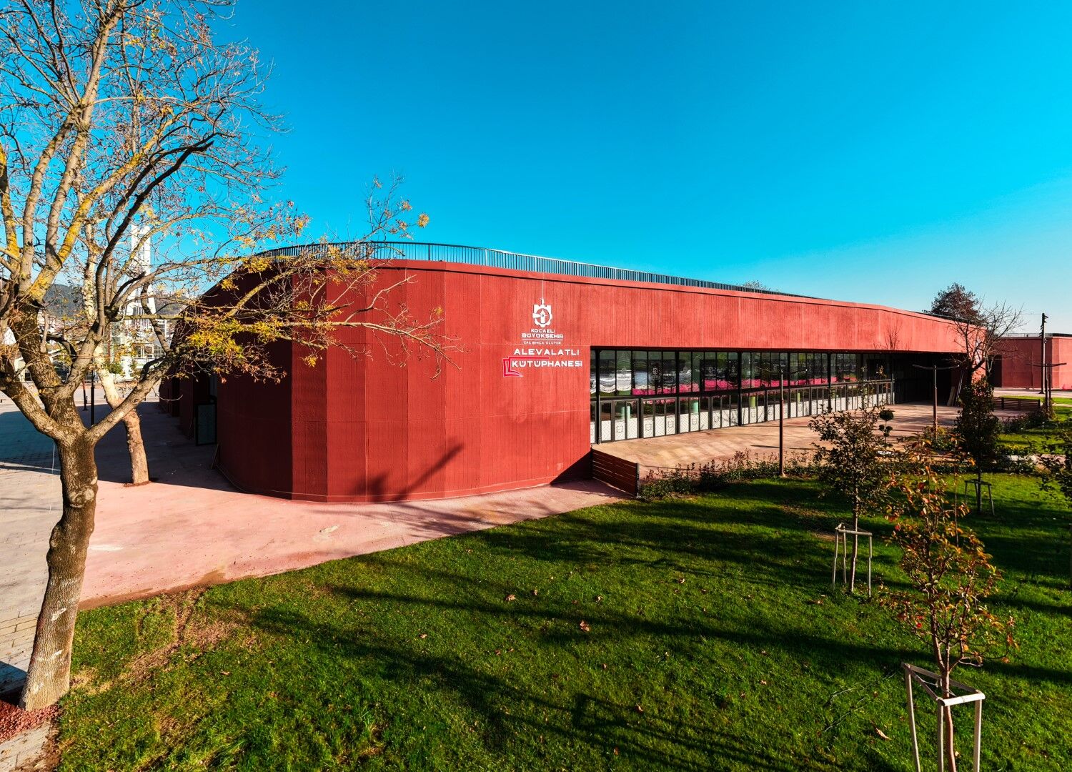 Alev Alatlı Kütüphanesi (1) (Büyük)