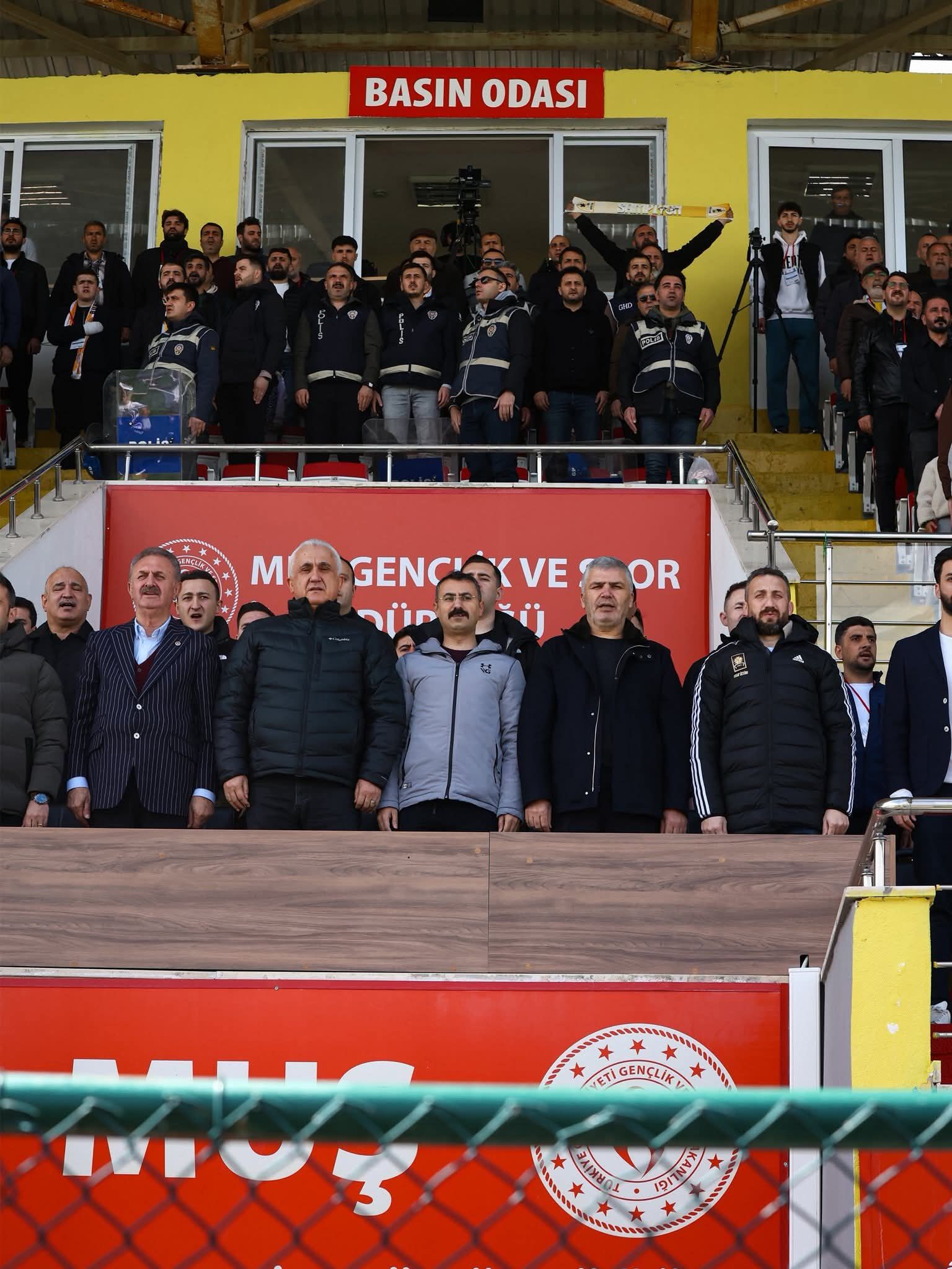 Deplasmanda Ağir Darbe (3)