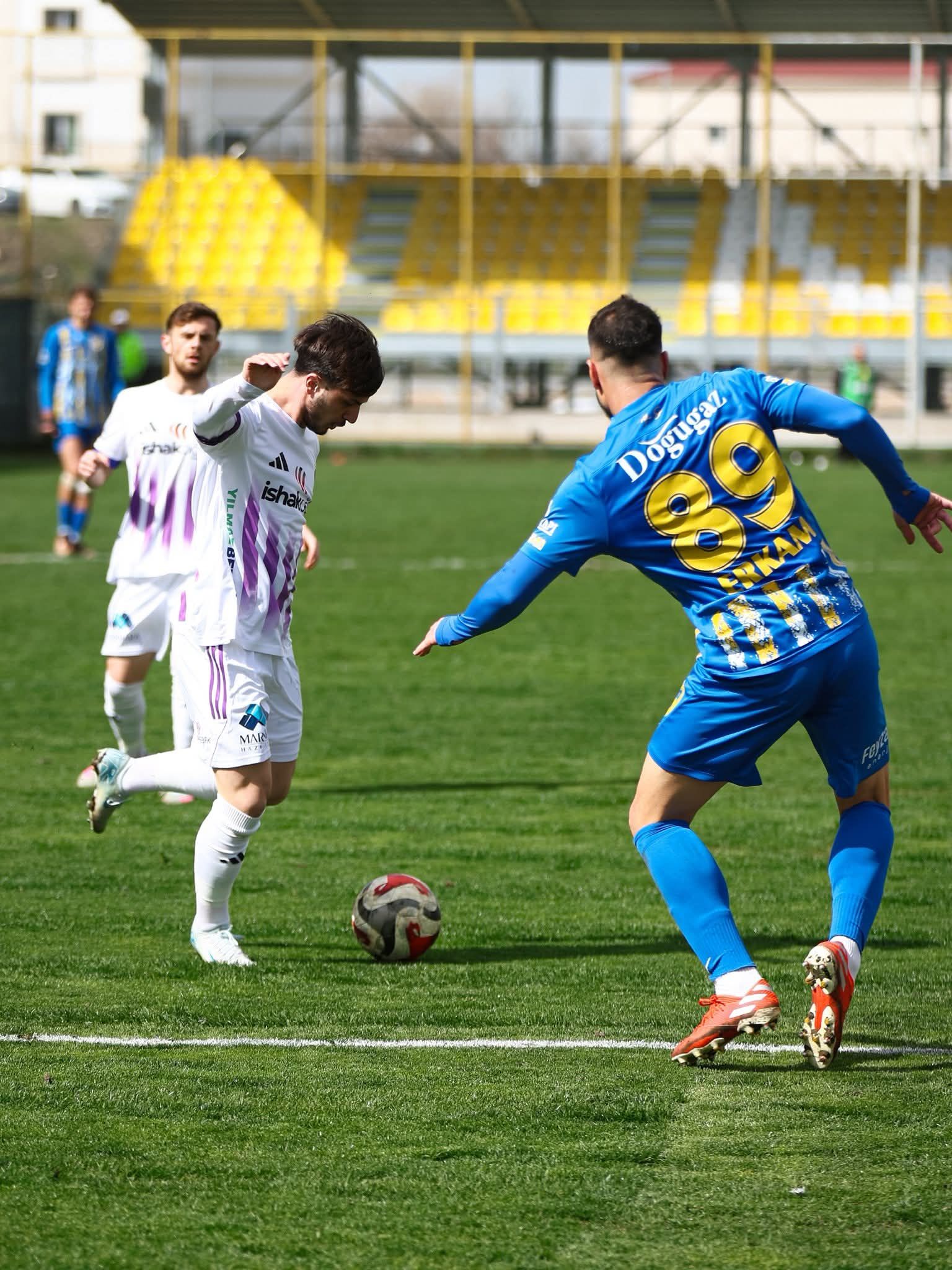 Deplasmanda Ağir Darbe (4)