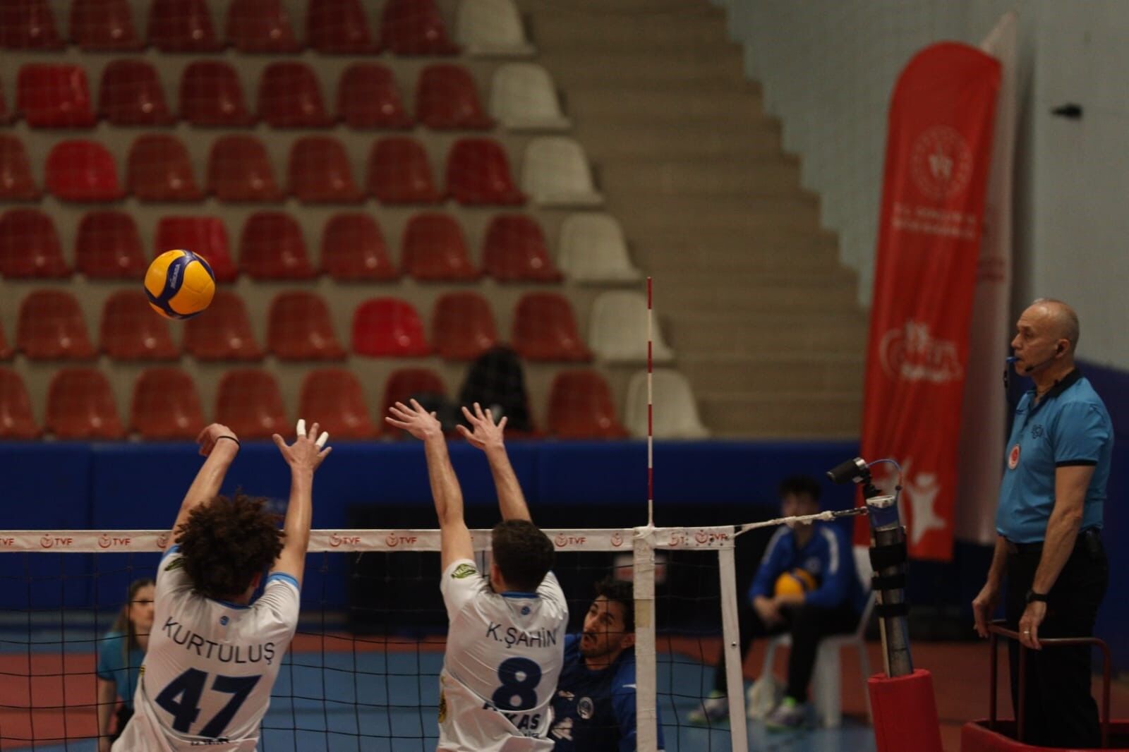 Efeler Li̇gi̇’ne Bi̇r Adim Kaldi (3)