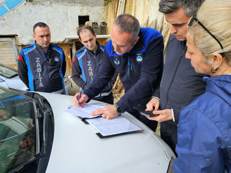 Gölcük’te Çevreyi̇ Ki̇rleten Besi̇ Çi̇ftli̇ği̇ne Ağir Yaptirim! (4)