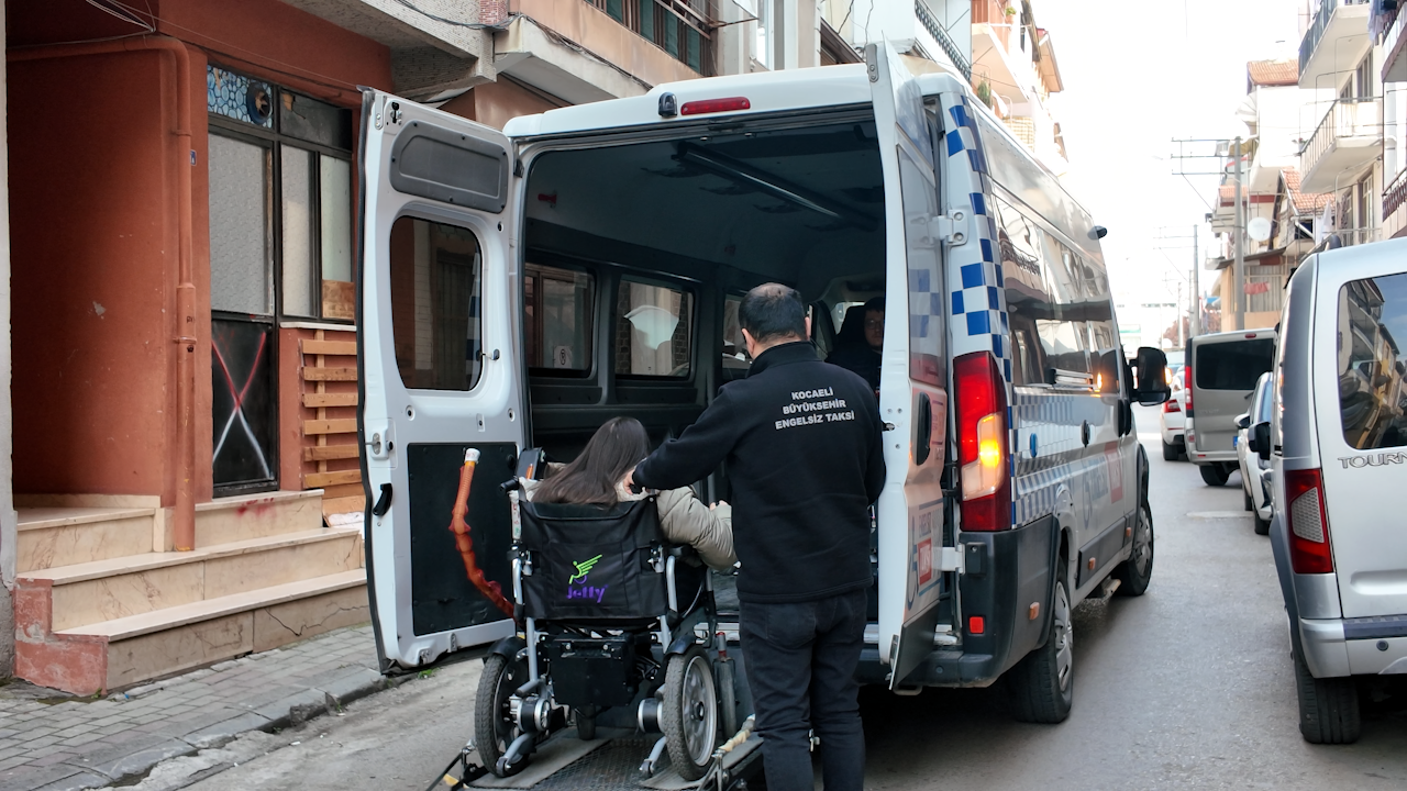 Hayallere Giden Yolda Engelsiz Taksi Köprü Oldu (1)