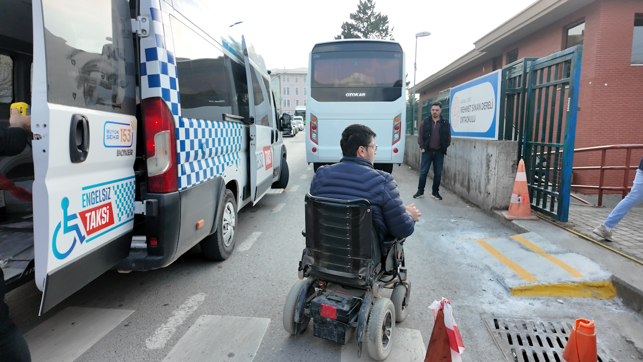 Hayallere Giden Yolda Engelsiz Taksi Köprü Oldu (3)