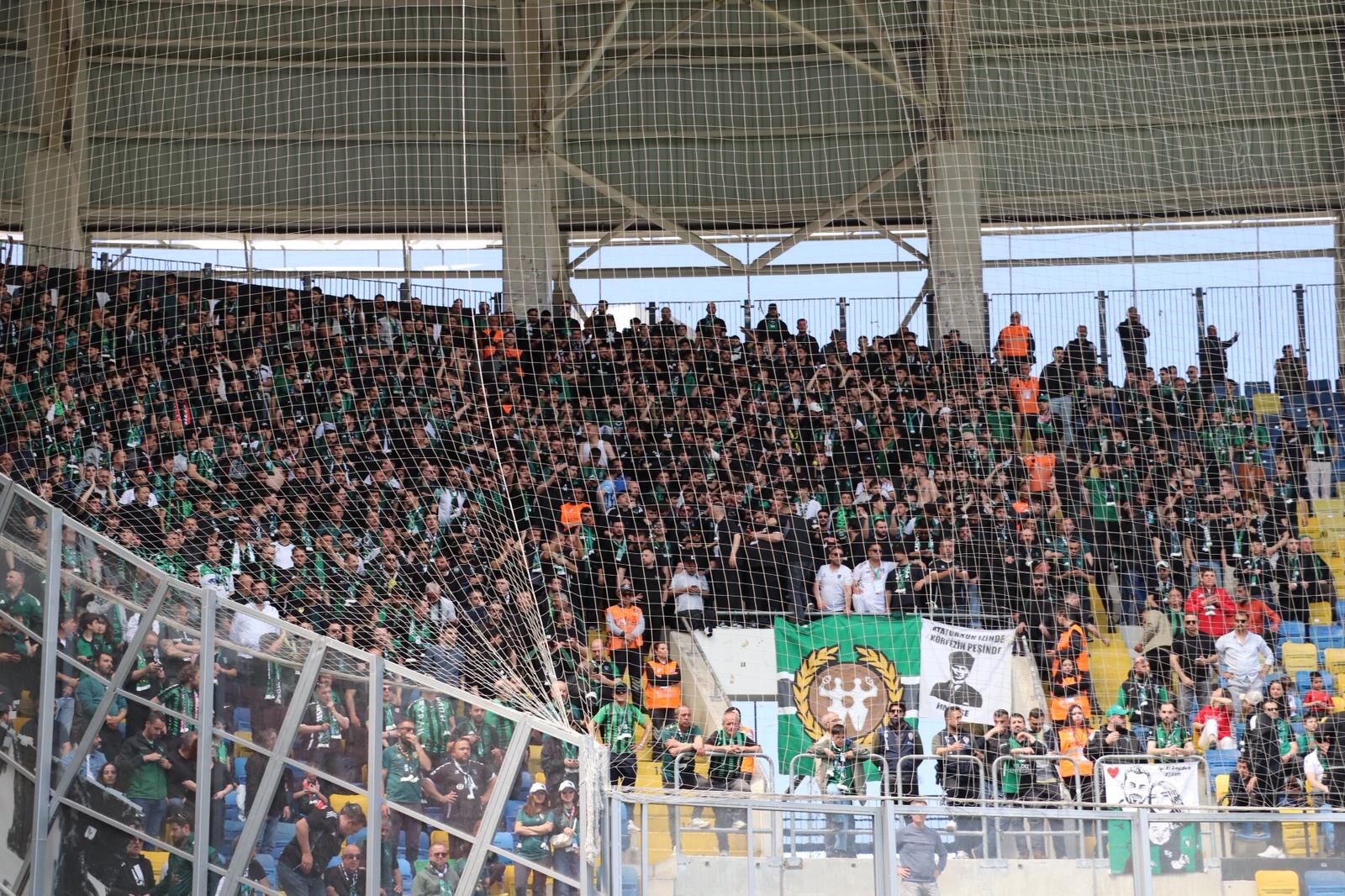Hodri̇ Meydan Tri̇bünde! Susmak Yok! (1)-1