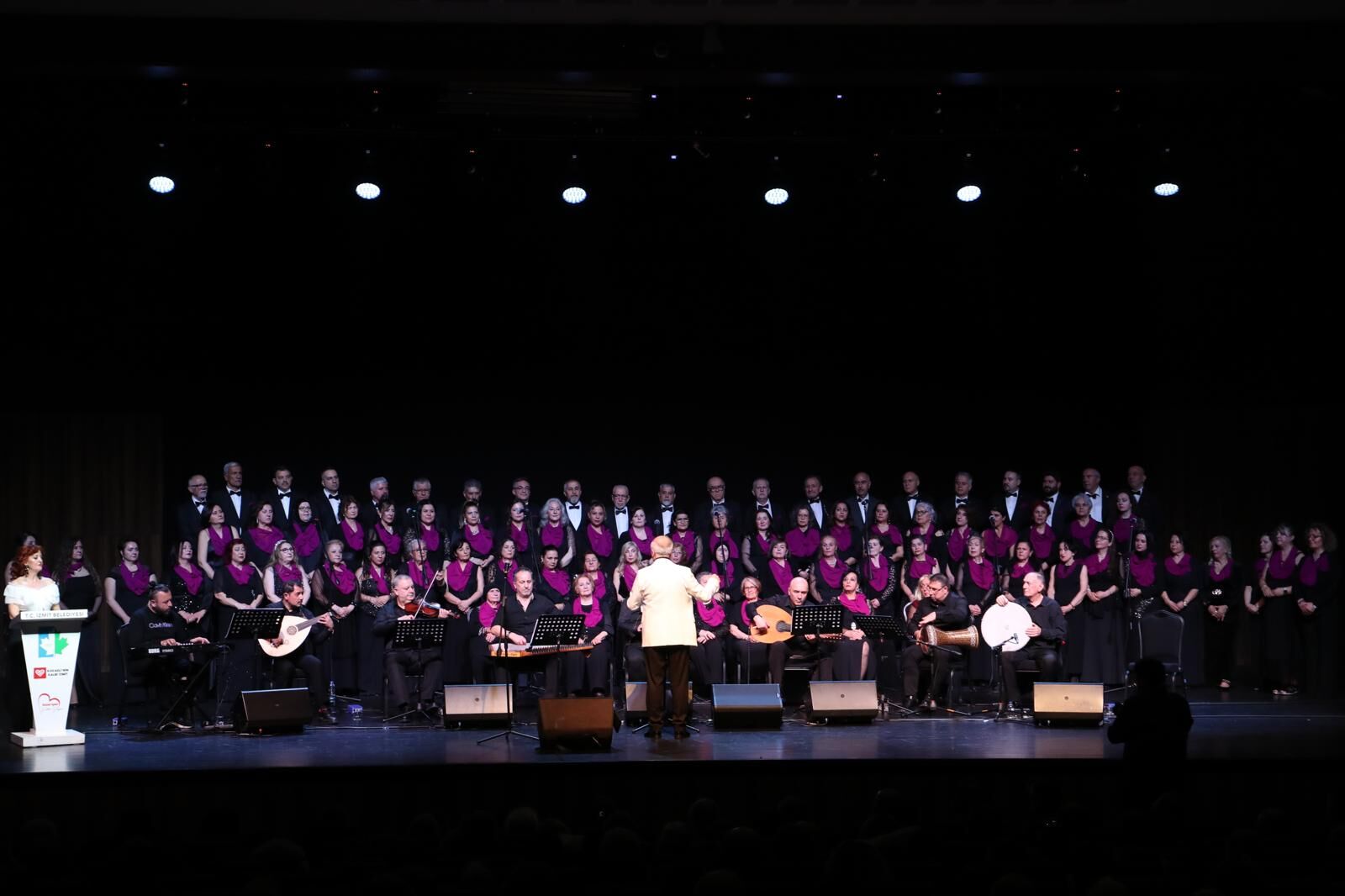 Izmit Belediyesi Türk Sanat Müzigi Korosu Muhtesem Bir Geceye Imza Atti (3)