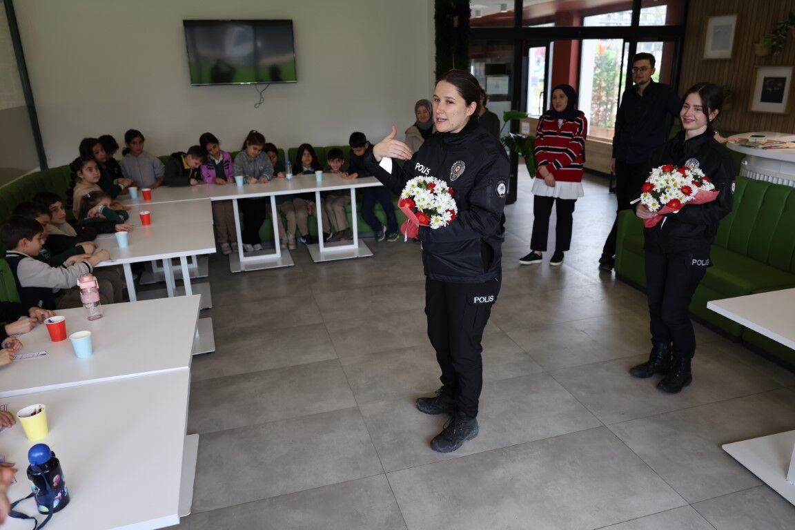 Kartepe İlçe Halk Kütüphanesi’nden Anlamlı Polis Haftası Kutlaması (1)