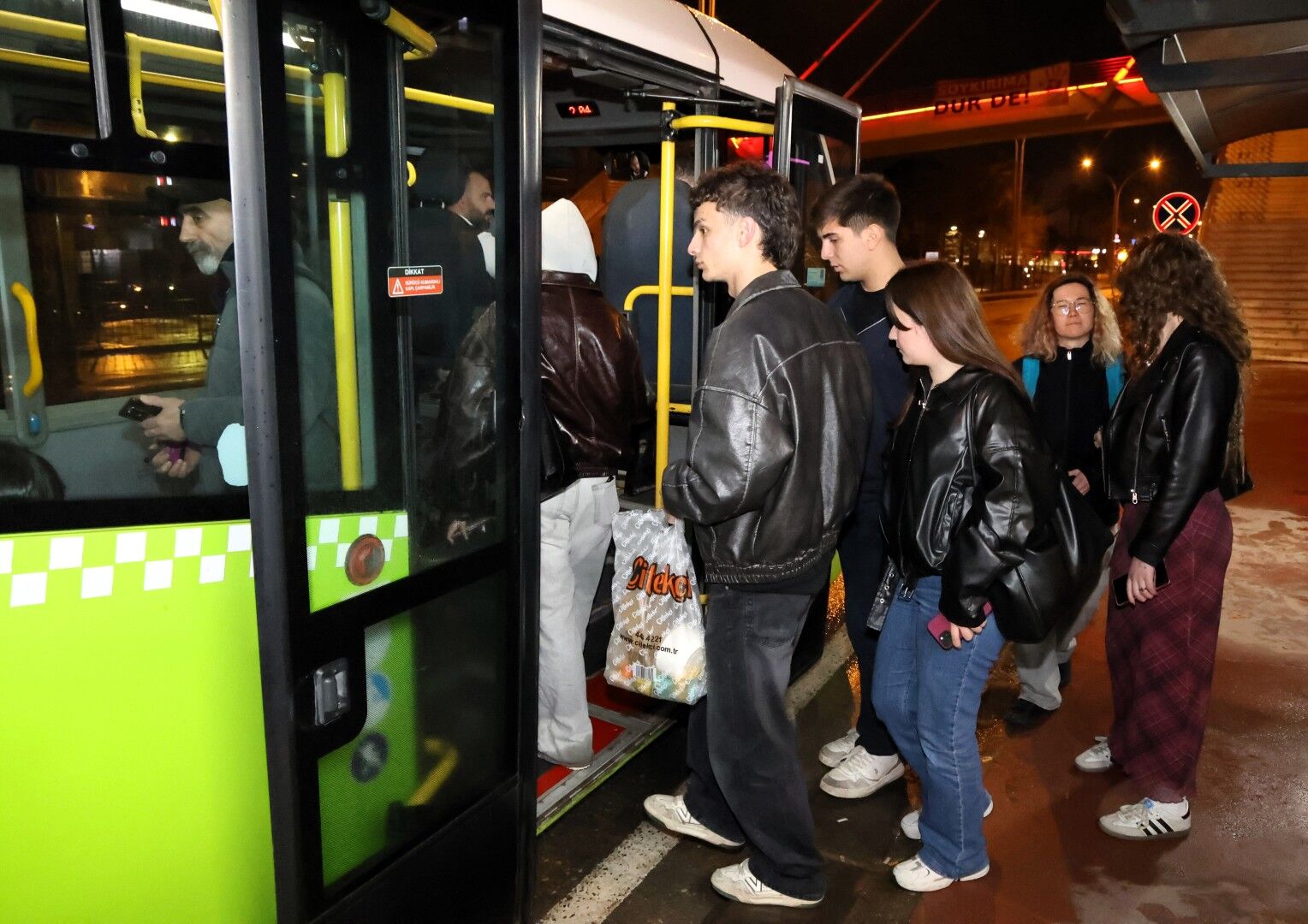 Kocaeli Gece Otobusu Seferleri Izmit Ulasim 16X9.Jpg2