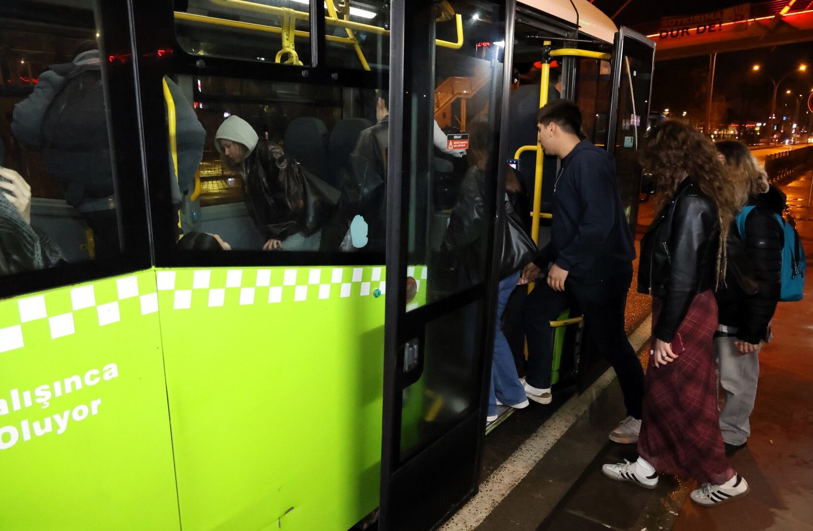 Kocaeli Gece Otobusu Seferleri Izmit Ulasim 16X9.Jpg3