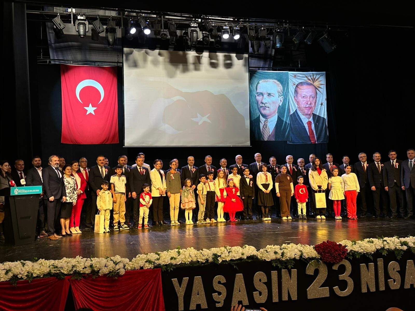 Kocaeli̇’de 23 Ni̇san Coşkusu Süleyman Demi̇rel Kültür Merkezi̇’ne Taşti (1)-1