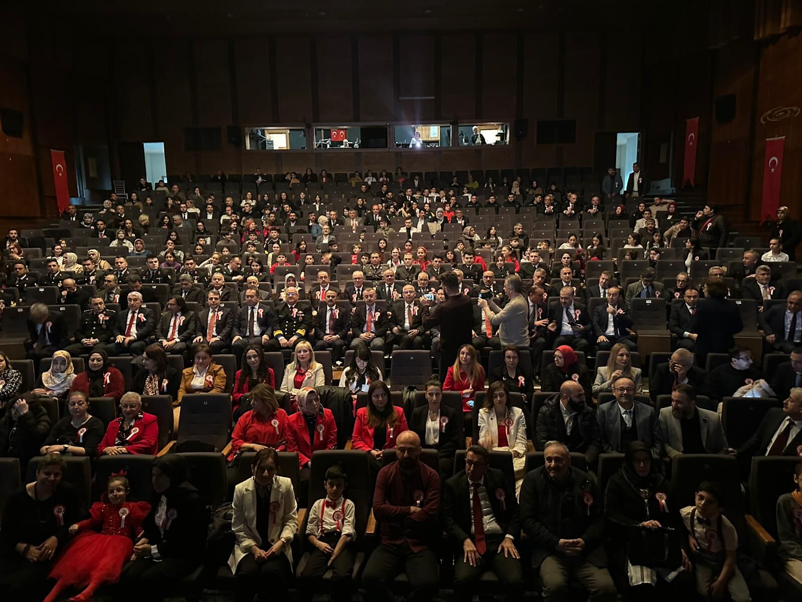 Kocaeli̇’de 23 Ni̇san Coşkusu Süleyman Demi̇rel Kültür Merkezi̇’ne Taşti (3)
